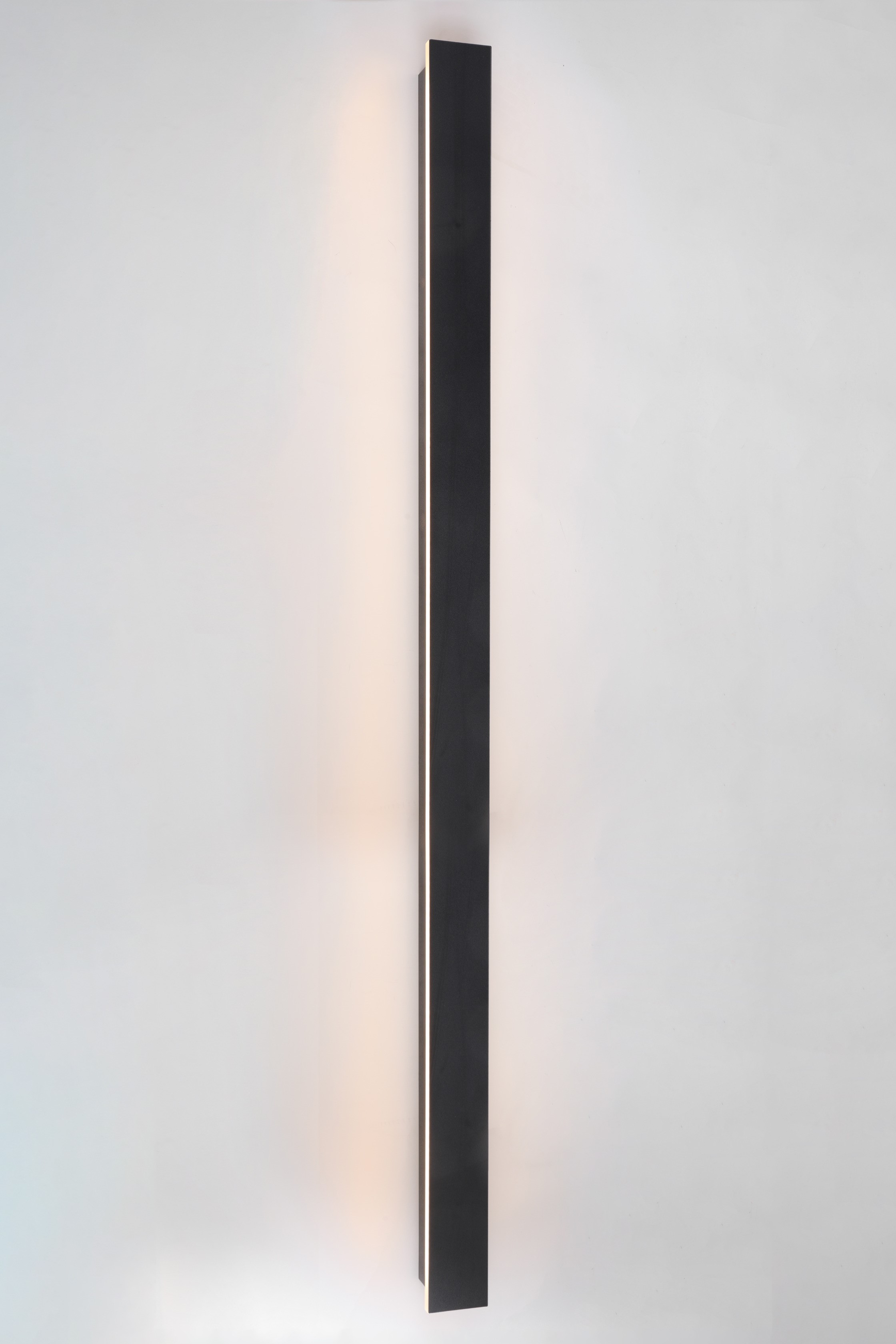Linear 120 Edge Black