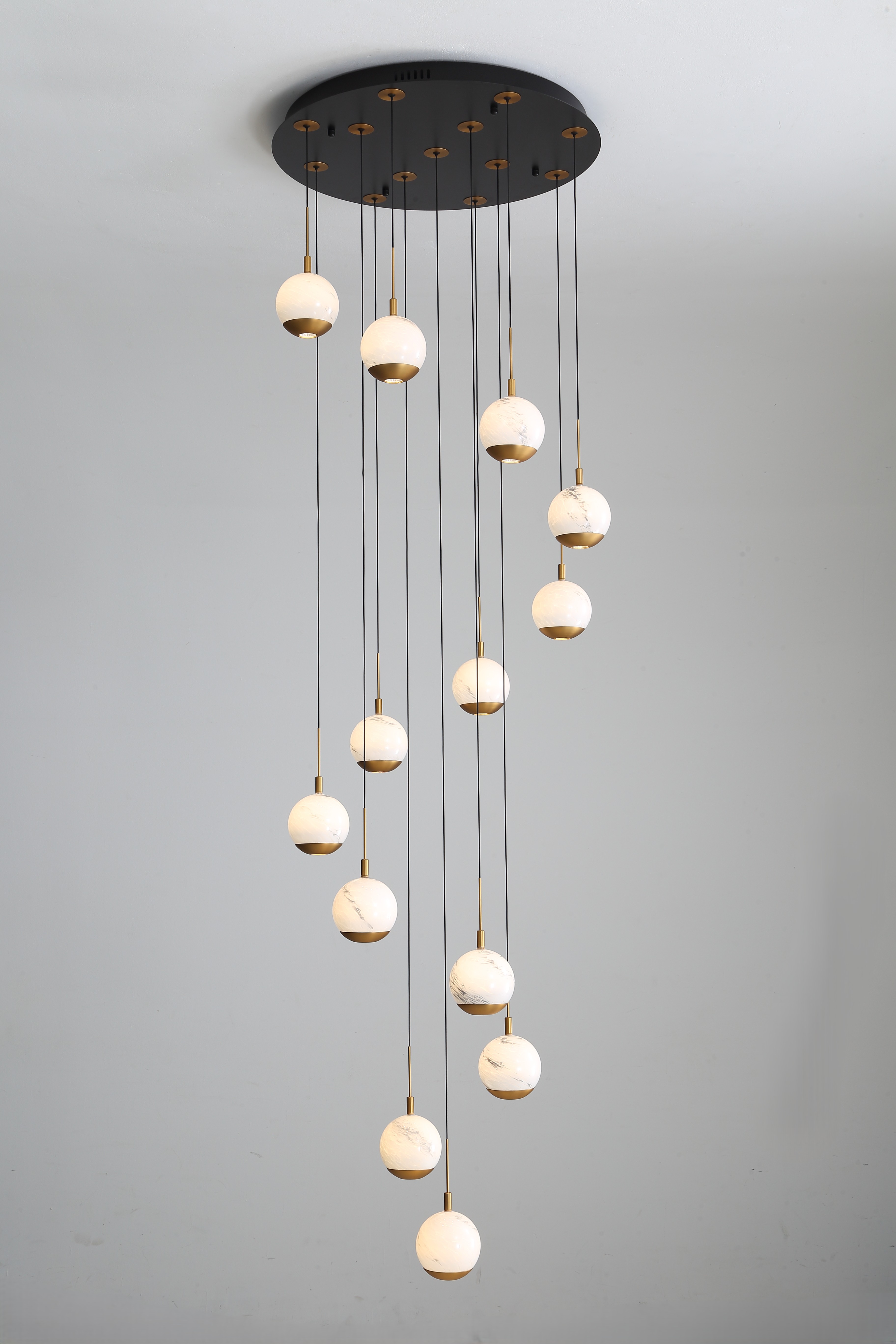 Luna 13 Light Gold / Black